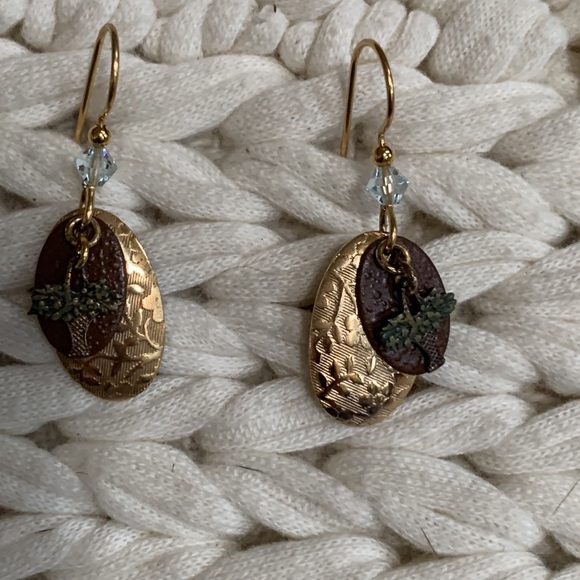 Earrings - Picture 3 of 5